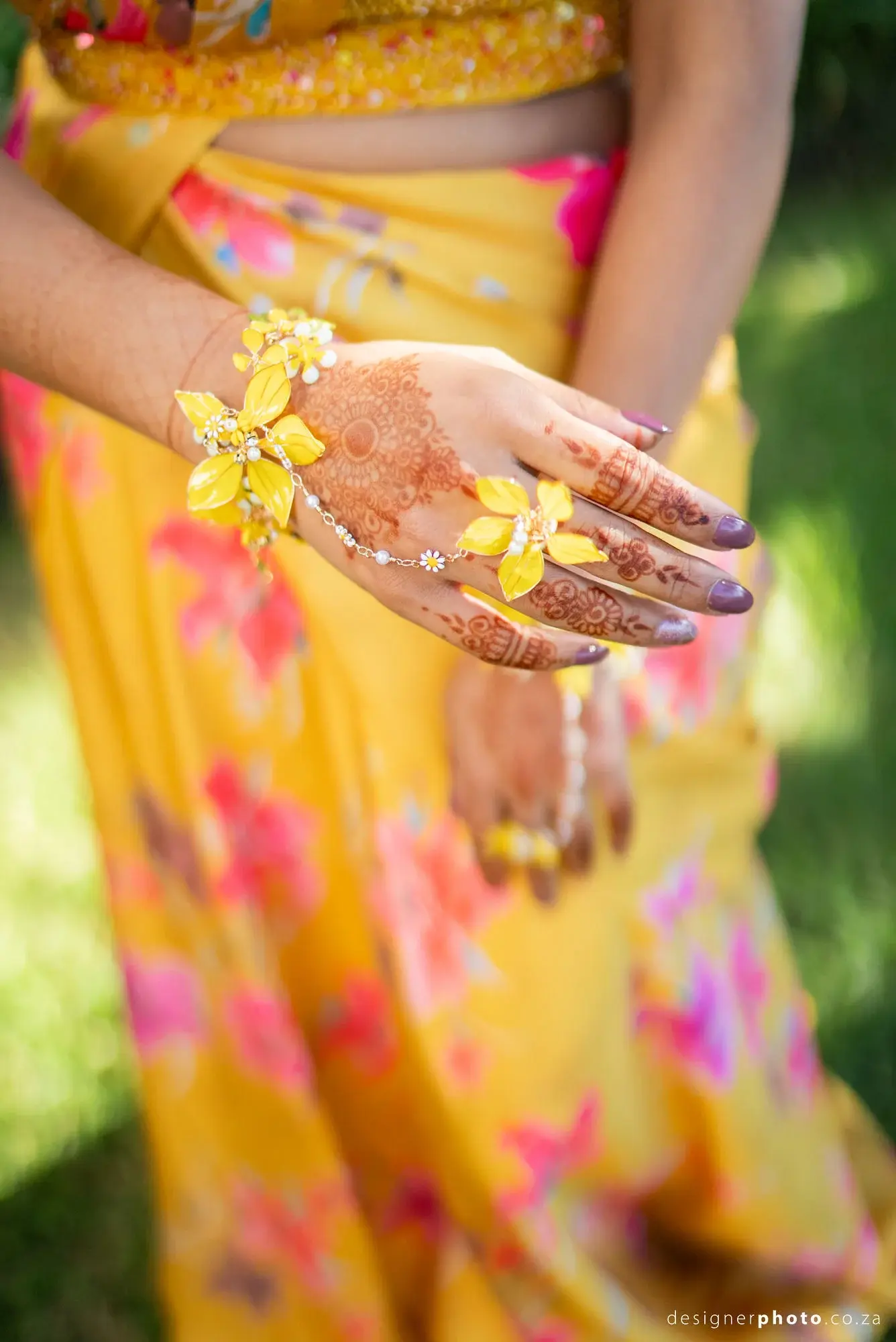 Hurdee morning preparations with mehndi